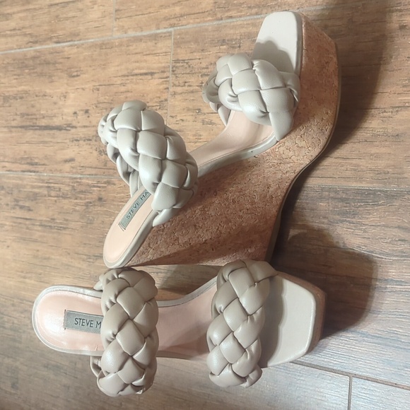 NWOT Steve Madden Nude Braided Double Strap Cork Wedges Size 8 - Picture 2 of 9